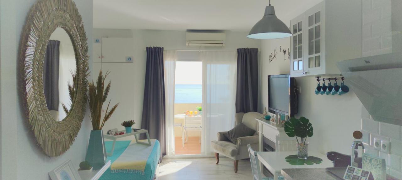 El Estudio De La Playa Benalbeach Holidays Deluxe Benalmádena Kültér fotó