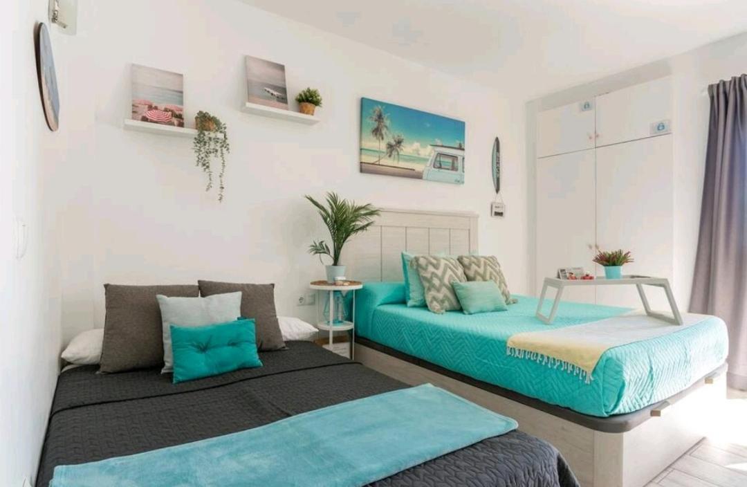 El Estudio De La Playa Benalbeach Holidays Deluxe Benalmádena Kültér fotó