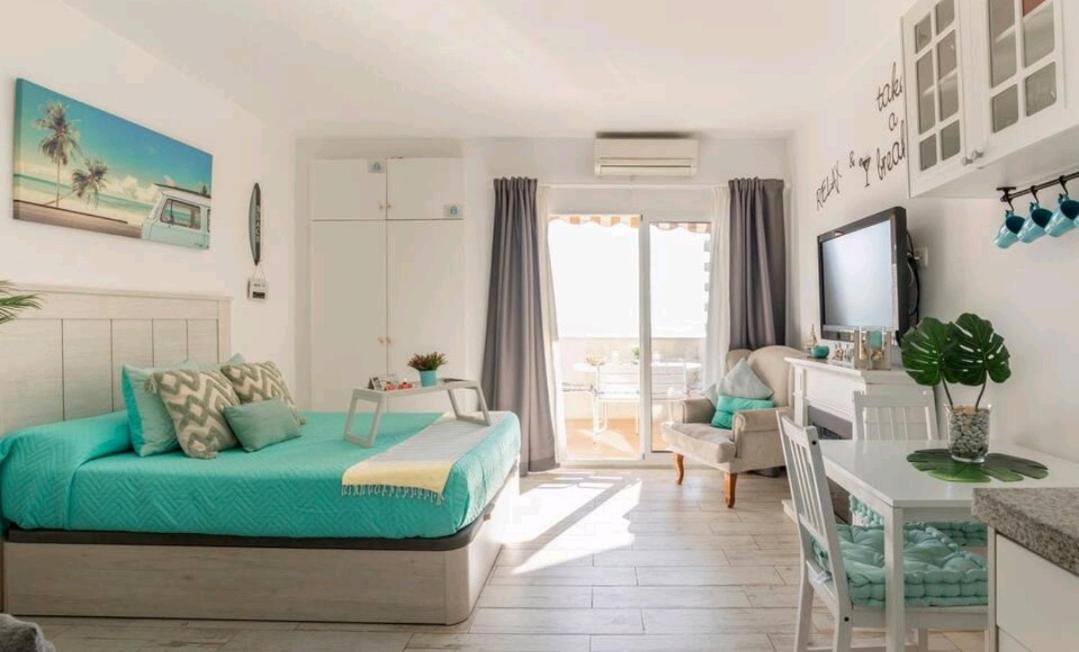 El Estudio De La Playa Benalbeach Holidays Deluxe Benalmádena Kültér fotó