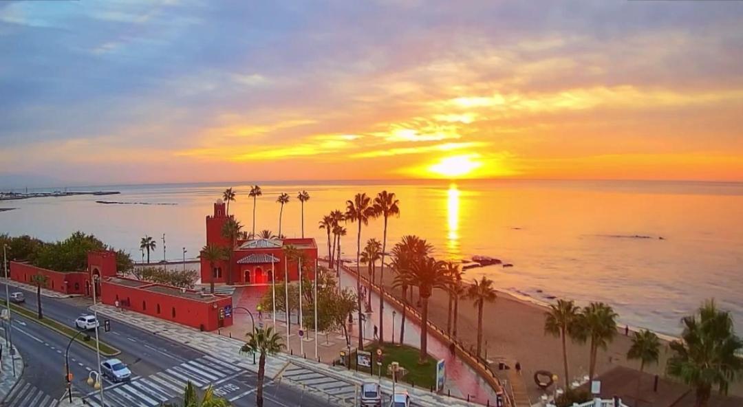 El Estudio De La Playa Benalbeach Holidays Deluxe Benalmádena Kültér fotó