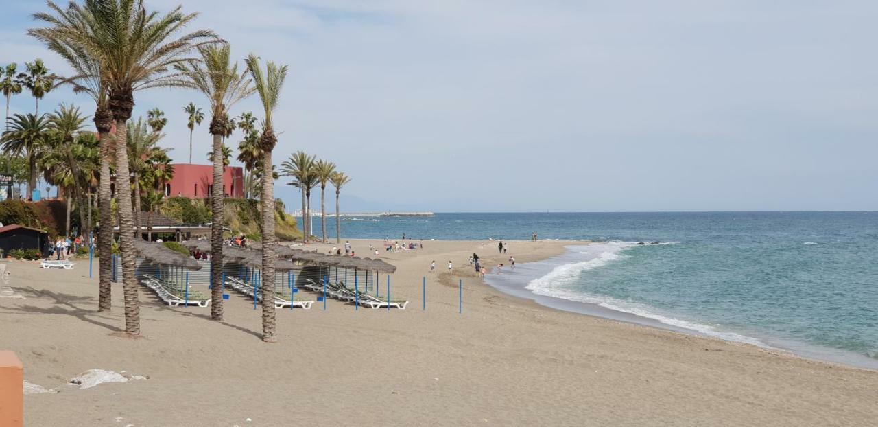 El Estudio De La Playa Benalbeach Holidays Deluxe Benalmádena Kültér fotó
