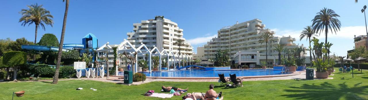 El Estudio De La Playa Benalbeach Holidays Deluxe Benalmádena Kültér fotó