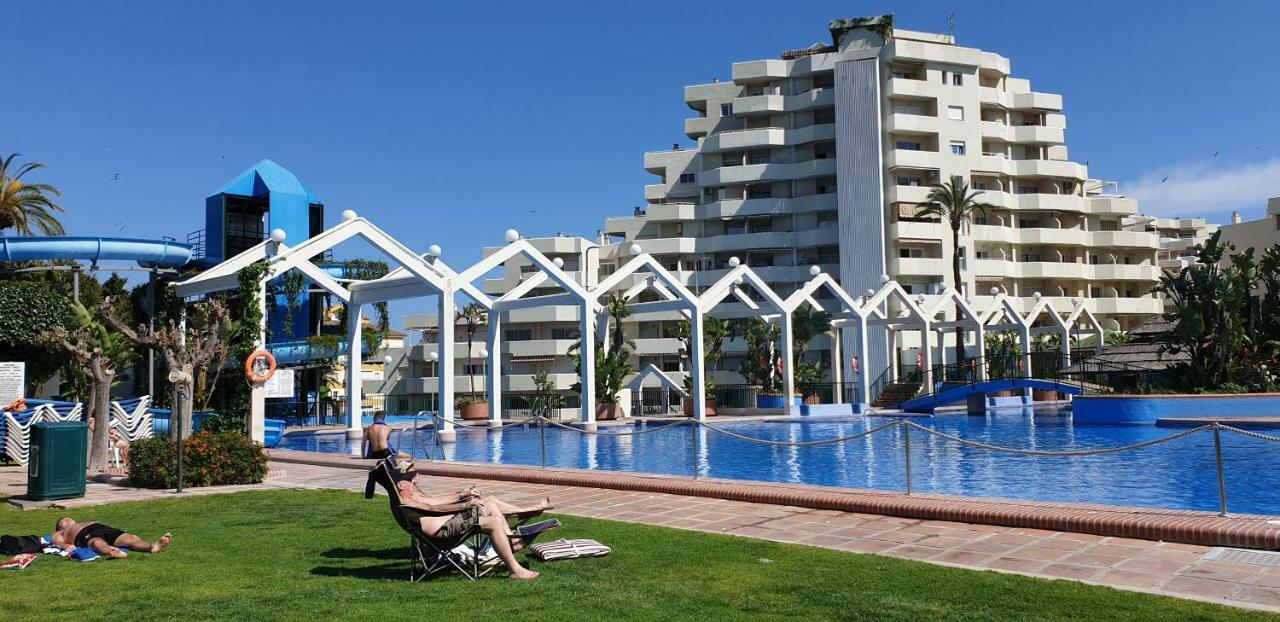 El Estudio De La Playa Benalbeach Holidays Deluxe Benalmádena Kültér fotó