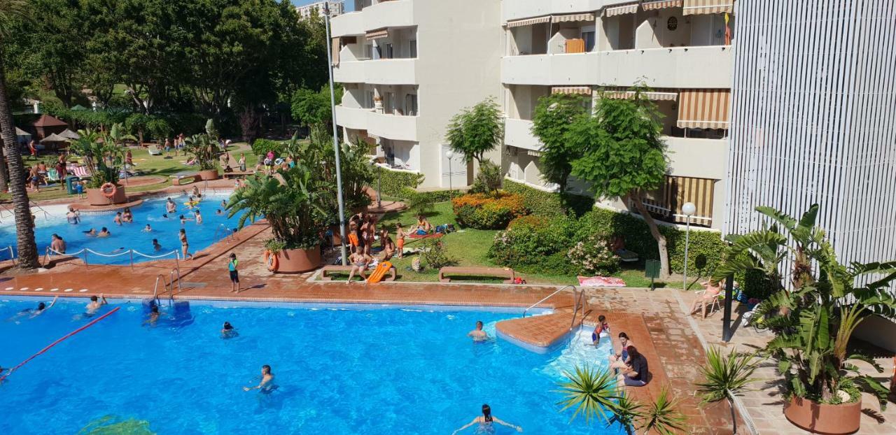 El Estudio De La Playa Benalbeach Holidays Deluxe Benalmádena Kültér fotó